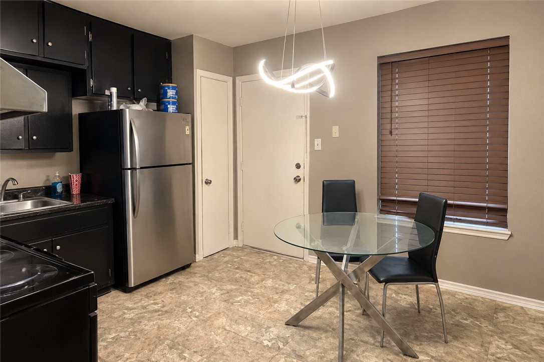 1638 Bois D Arc Pl Property Photo 2
