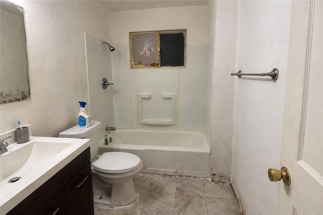 1638 Bois D Arc Pl Property Photo 4