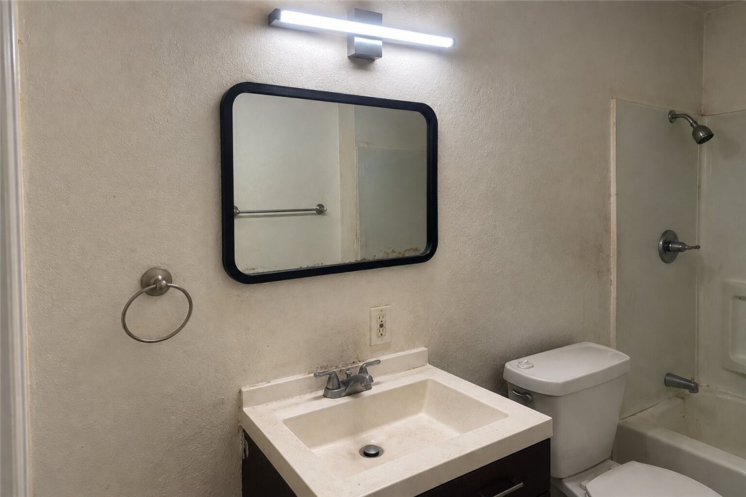 1638 Bois D Arc Pl Property Photo 5