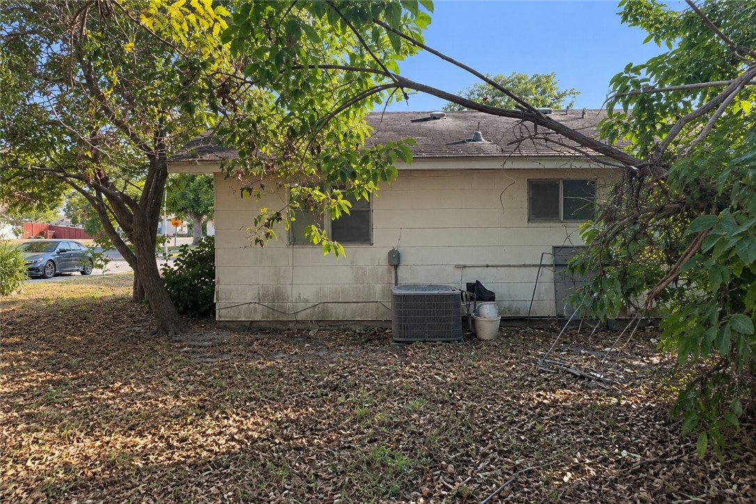 1638 Bois D Arc Pl Property Photo 6