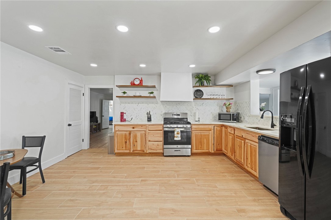 134 Seaview Property Photo 9