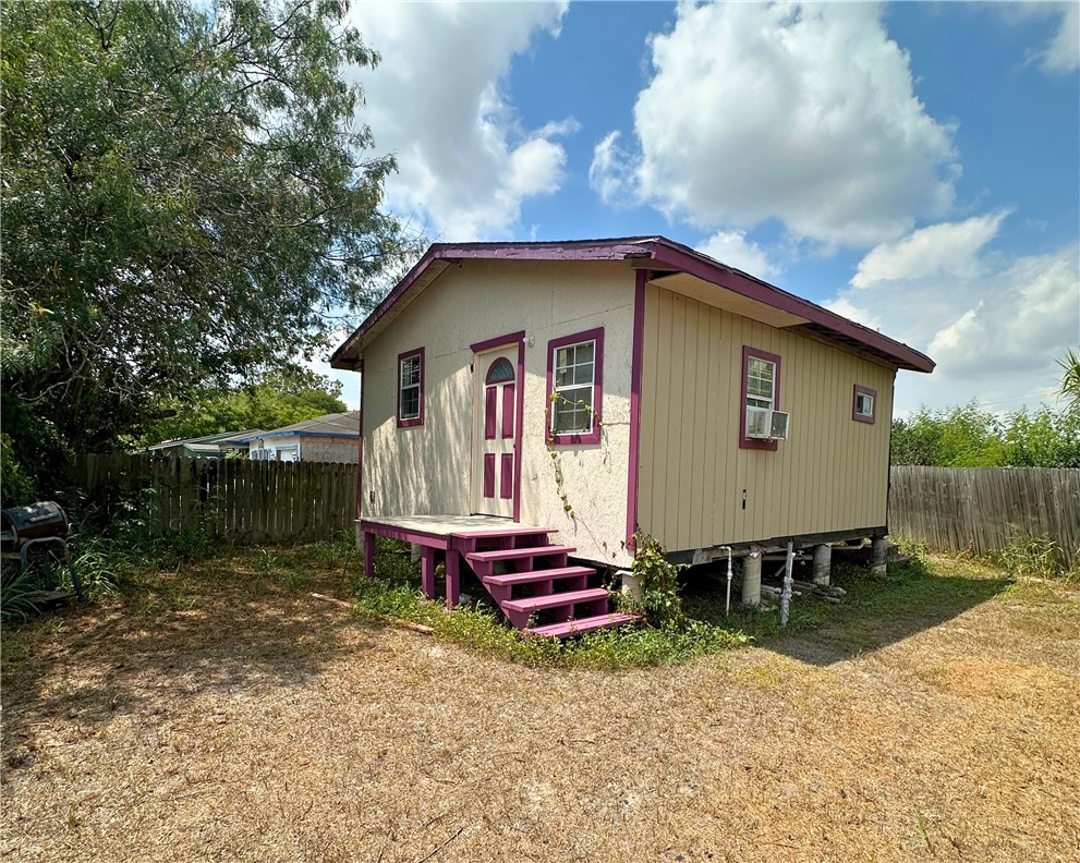 600 S Rachal St Property Photo 2