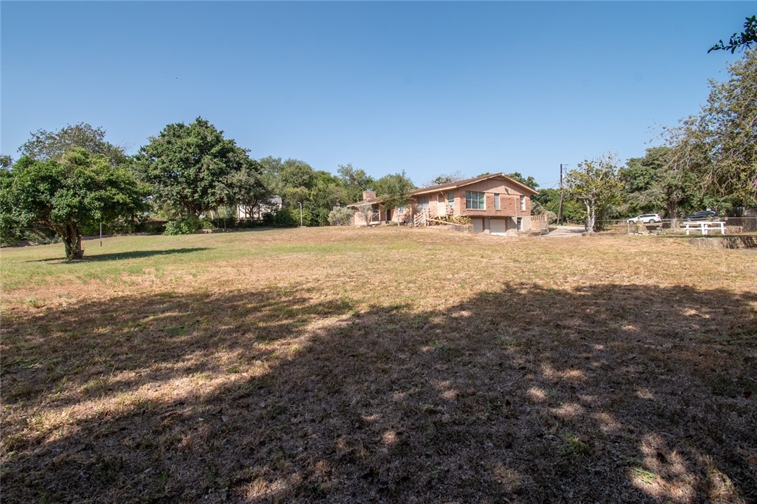203 E Wildwood Dr Property Photo 7