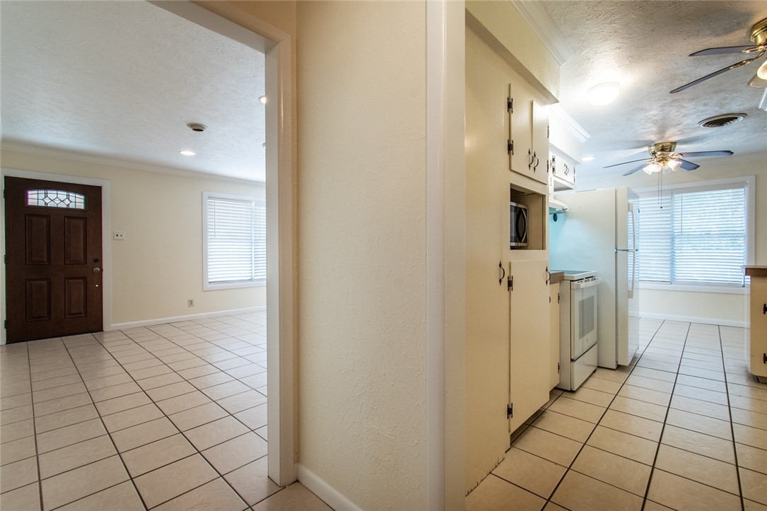 203 E Wildwood Dr Property Photo 11