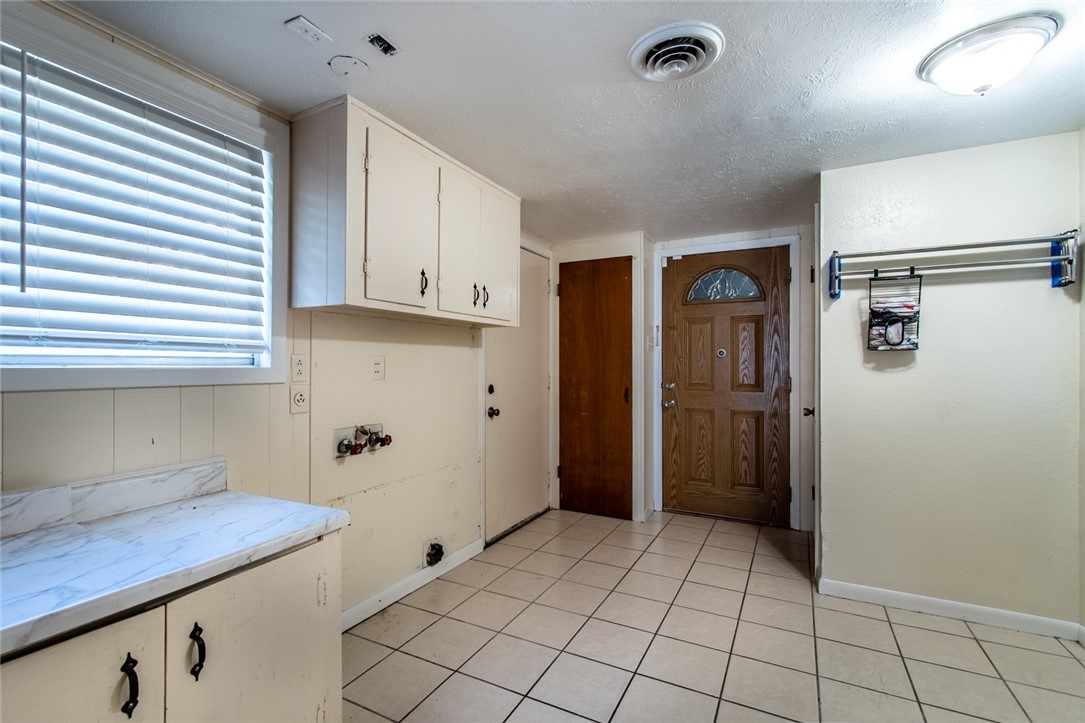 203 E Wildwood Dr Property Photo 18