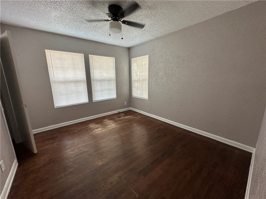 1537 Devon Dr Property Photo 8