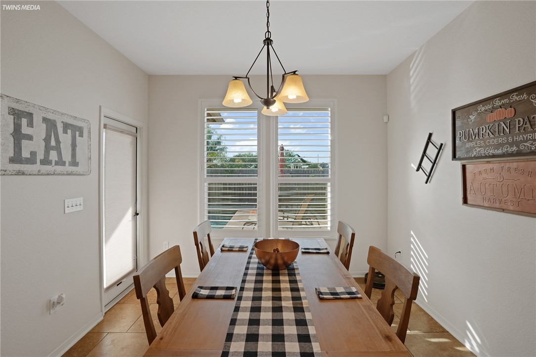 2513 Las Estrellas St Property Photo 10