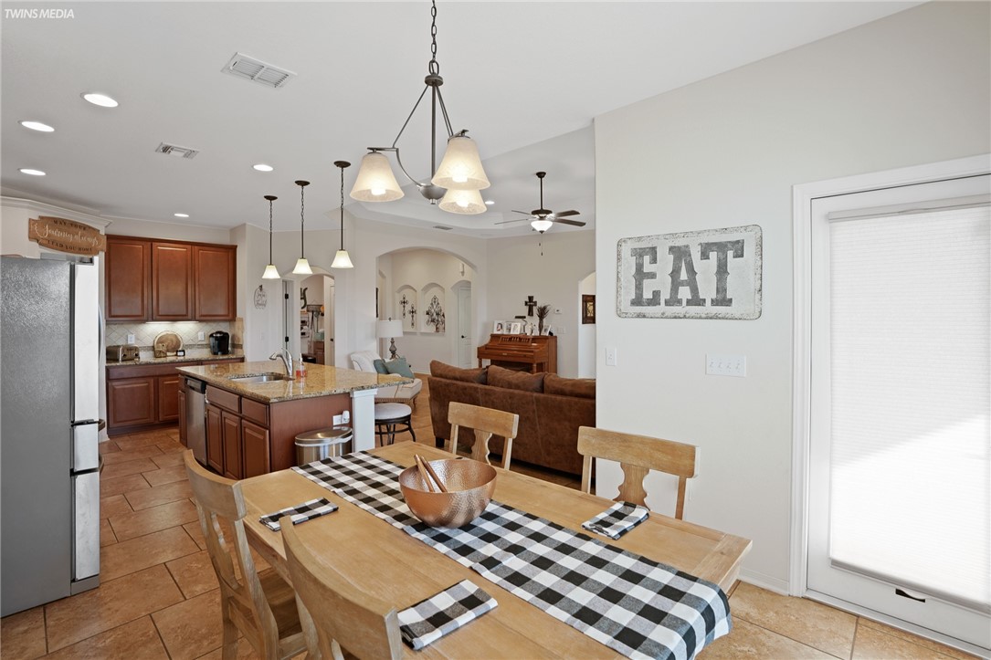 2513 Las Estrellas St Property Photo 13