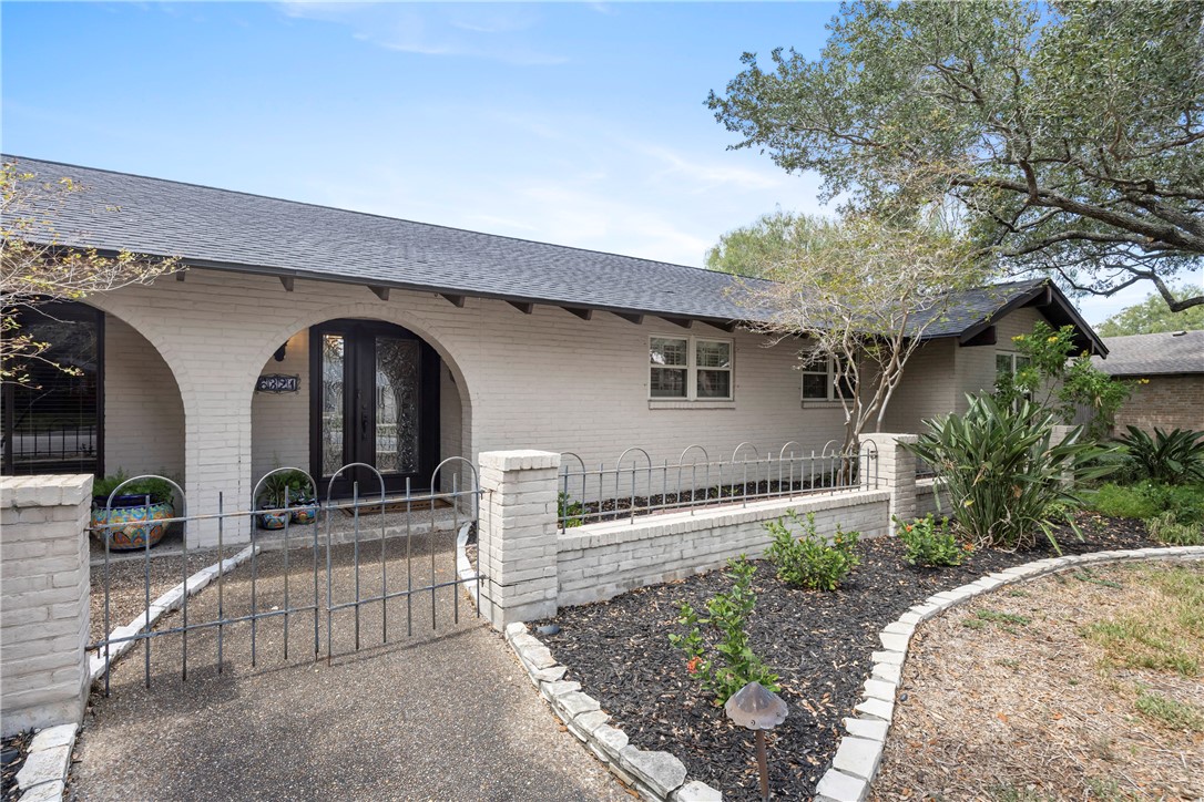 6321 Saint Andrews Dr Property Photo 4