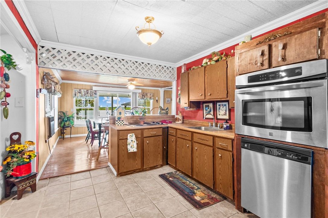 107 E Lakefield Dr Property Photo 8