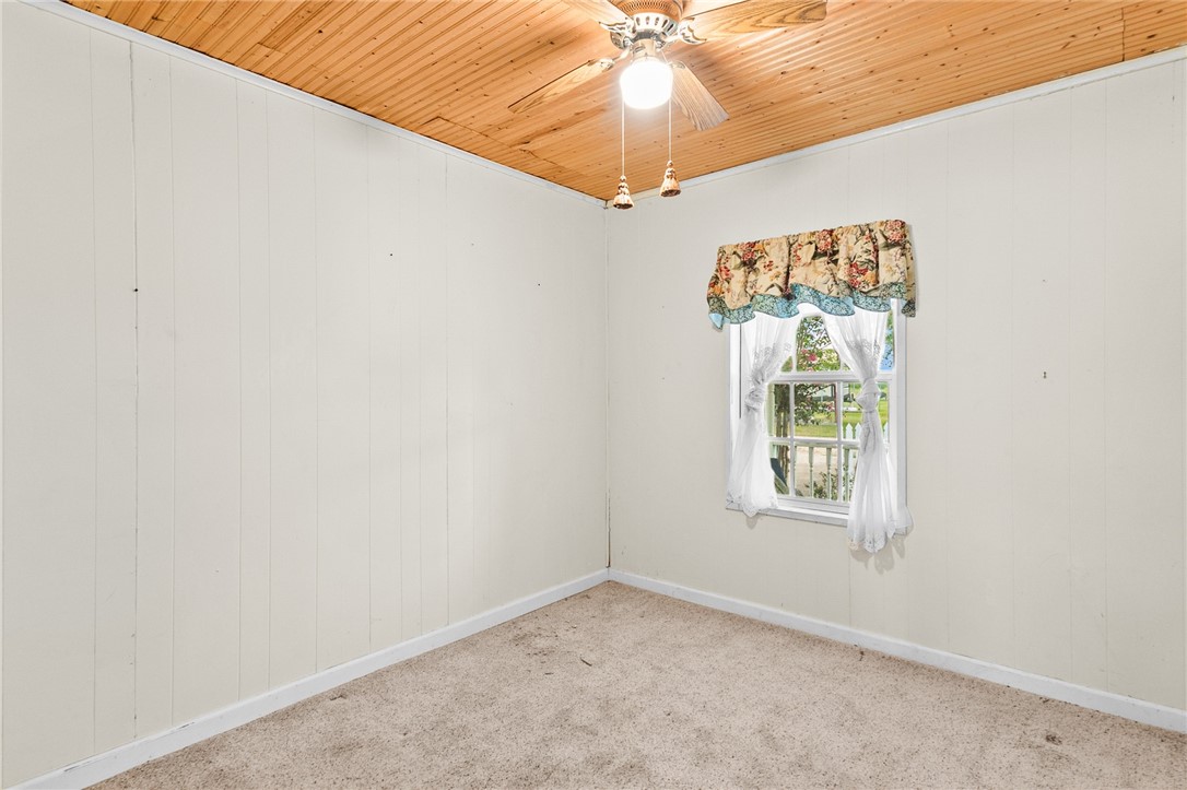 107 E Lakefield Dr Property Photo 17