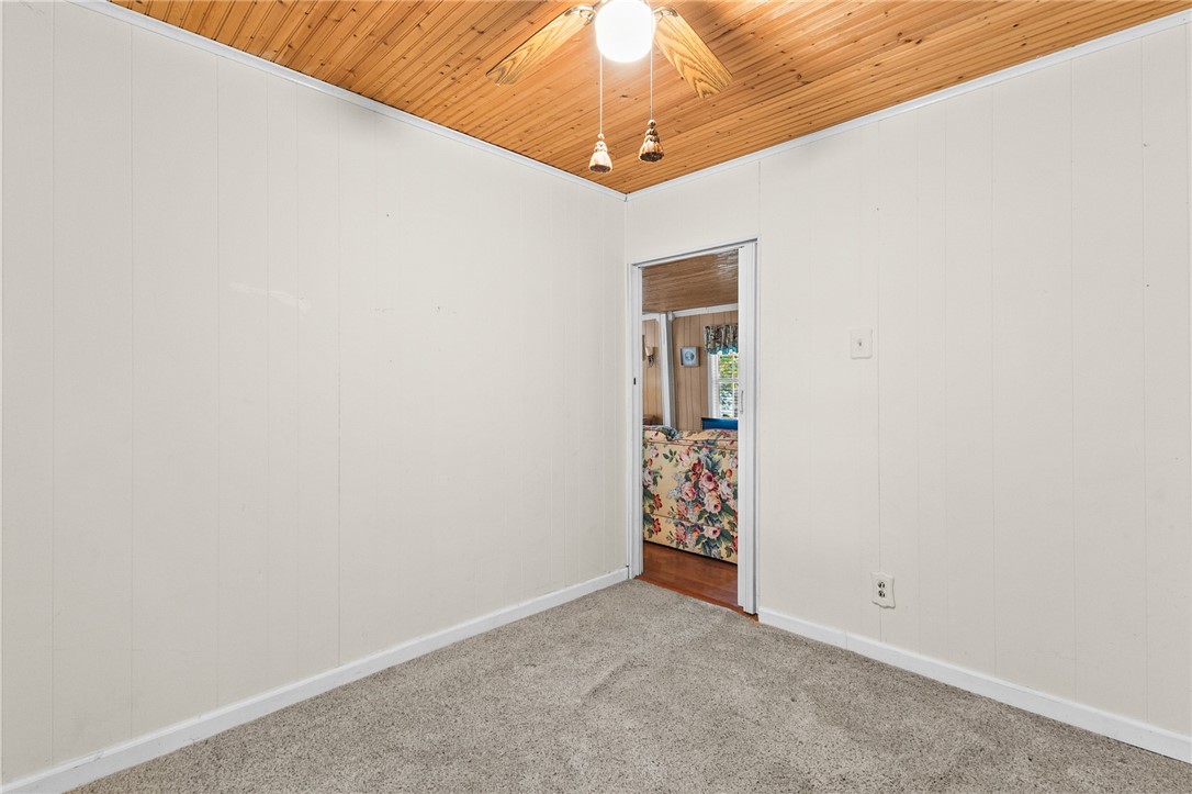 107 E Lakefield Dr Property Photo 18