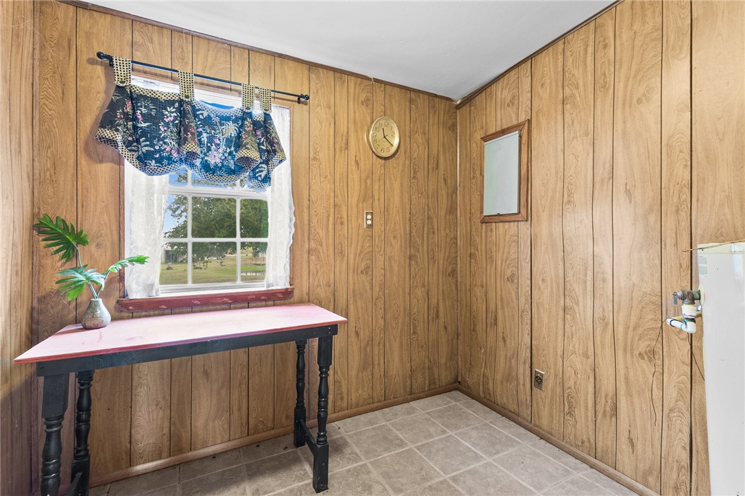 107 E Lakefield Dr Property Photo 21