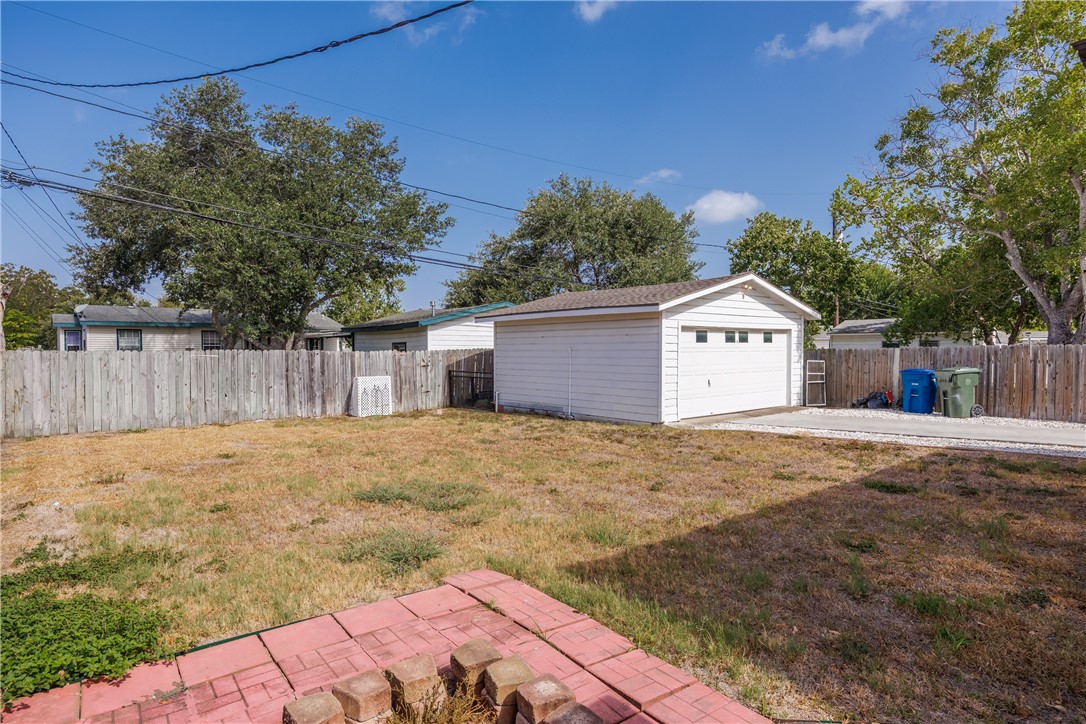 650 Sharon Dr Property Photo 35
