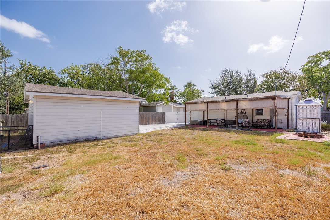 650 Sharon Dr Property Photo 37