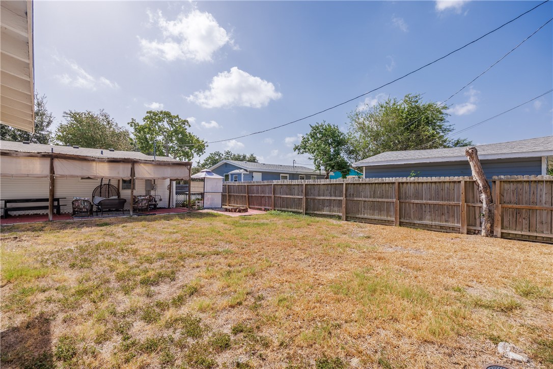 650 Sharon Dr Property Photo 38