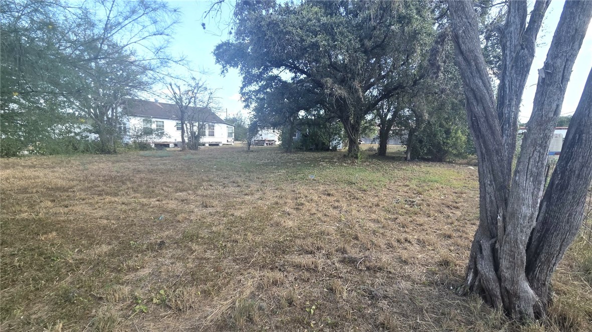 1225 E Henrietta Ave Property Photo 2