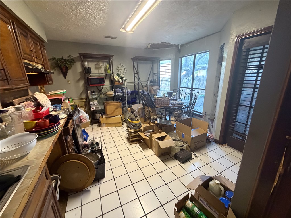 6002 Deer Creek Dr Property Photo 4