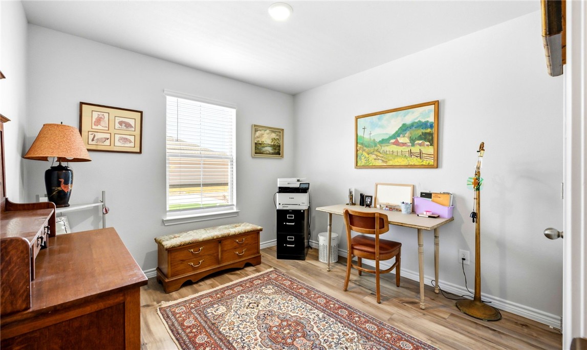 1602 Comfy Way Property Photo 9
