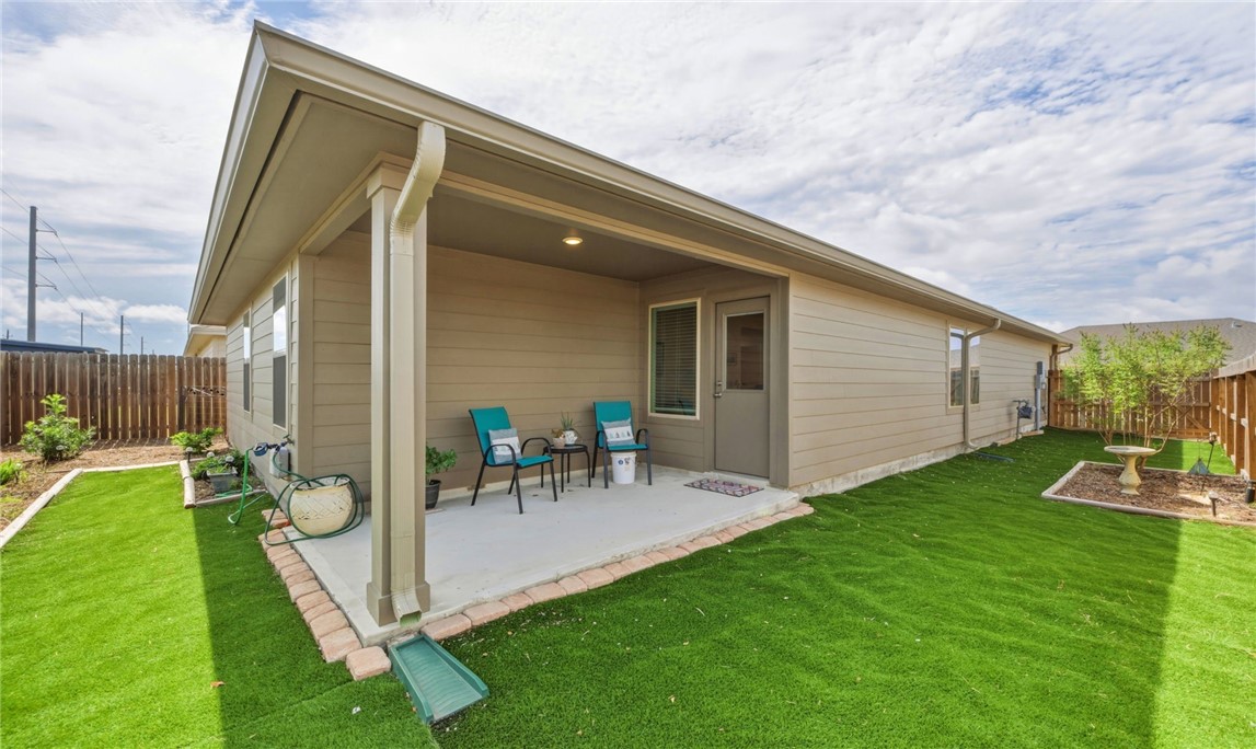 1602 Comfy Way Property Photo 14