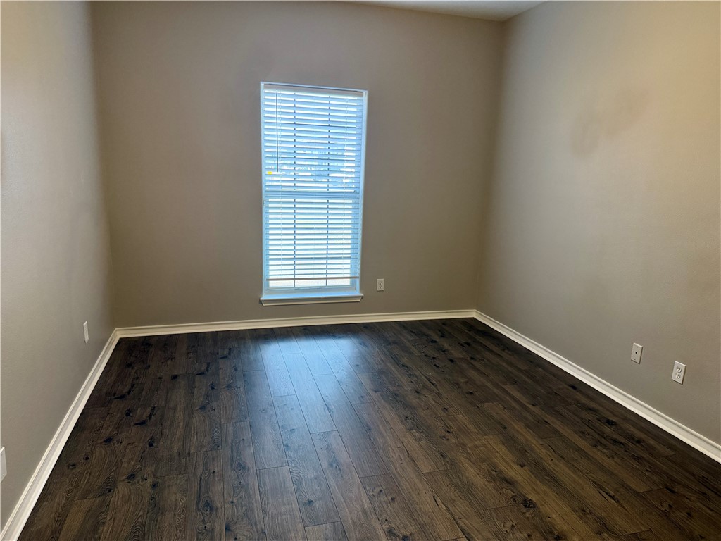2534 Dewberry Dr Property Photo 8