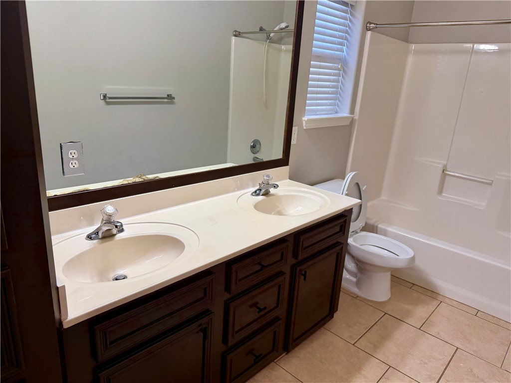 2534 Dewberry Dr Property Photo 9