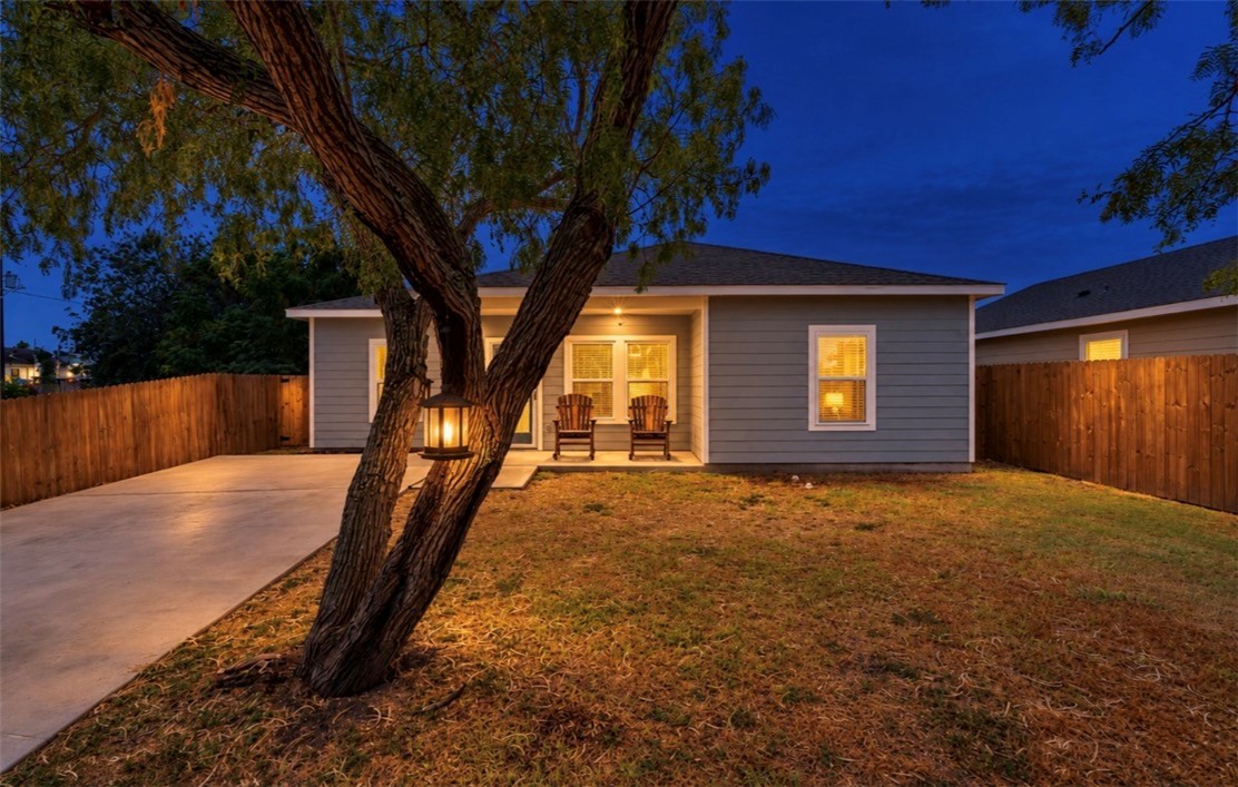 1105 Cabra St Property Photo 2