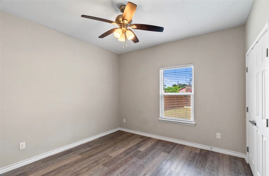 1105 Cabra St Property Photo 12
