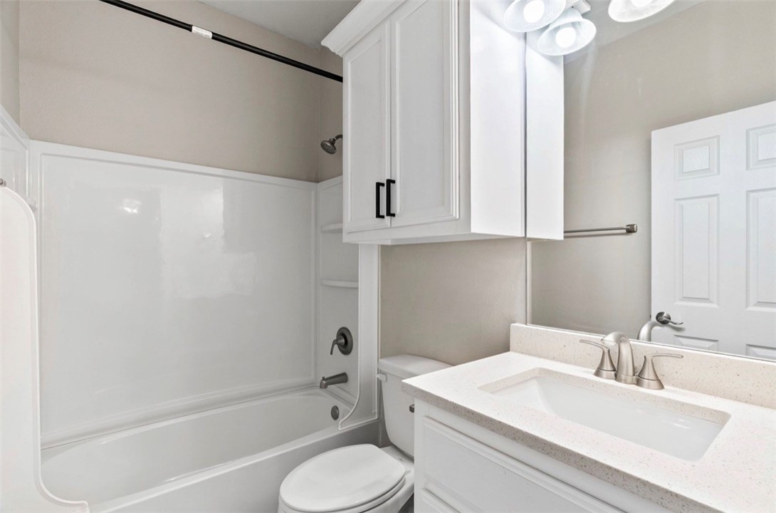 1105 Cabra St Property Photo 13
