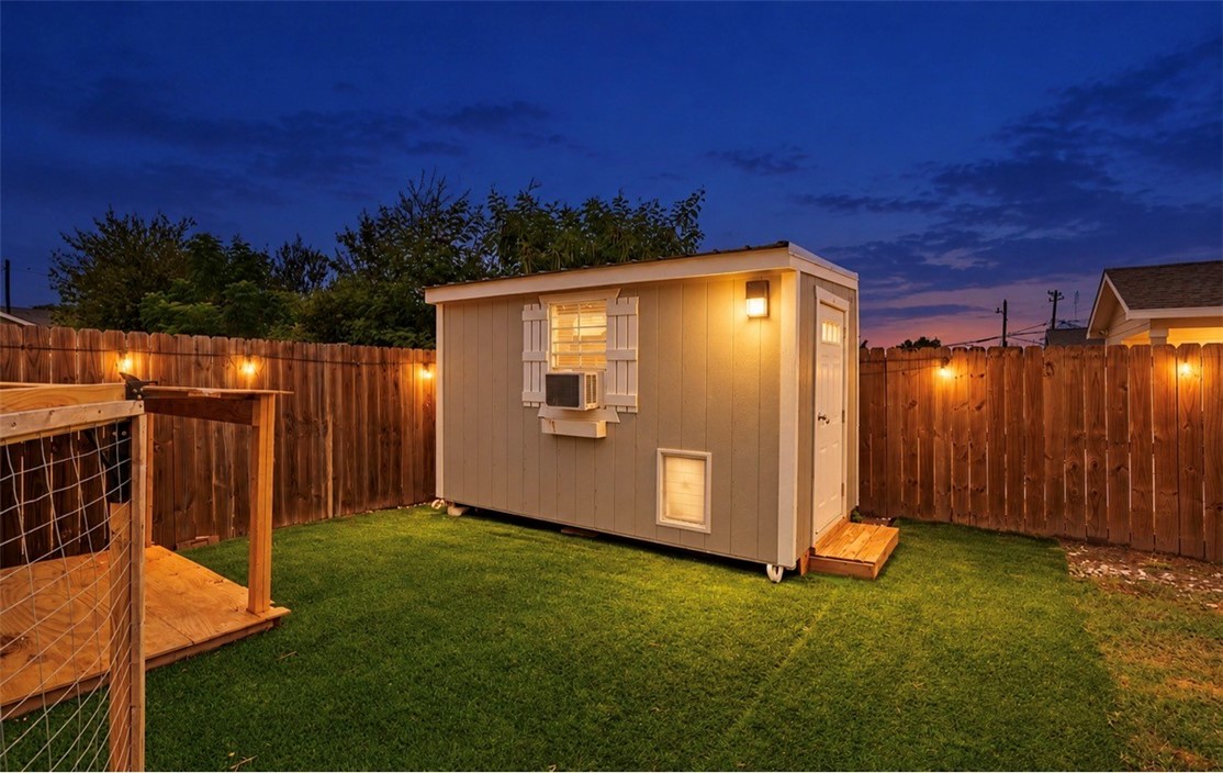 1105 Cabra St Property Photo 18