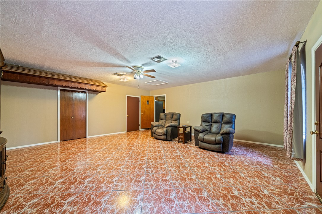 210 W Avenue D Ave Property Photo 14