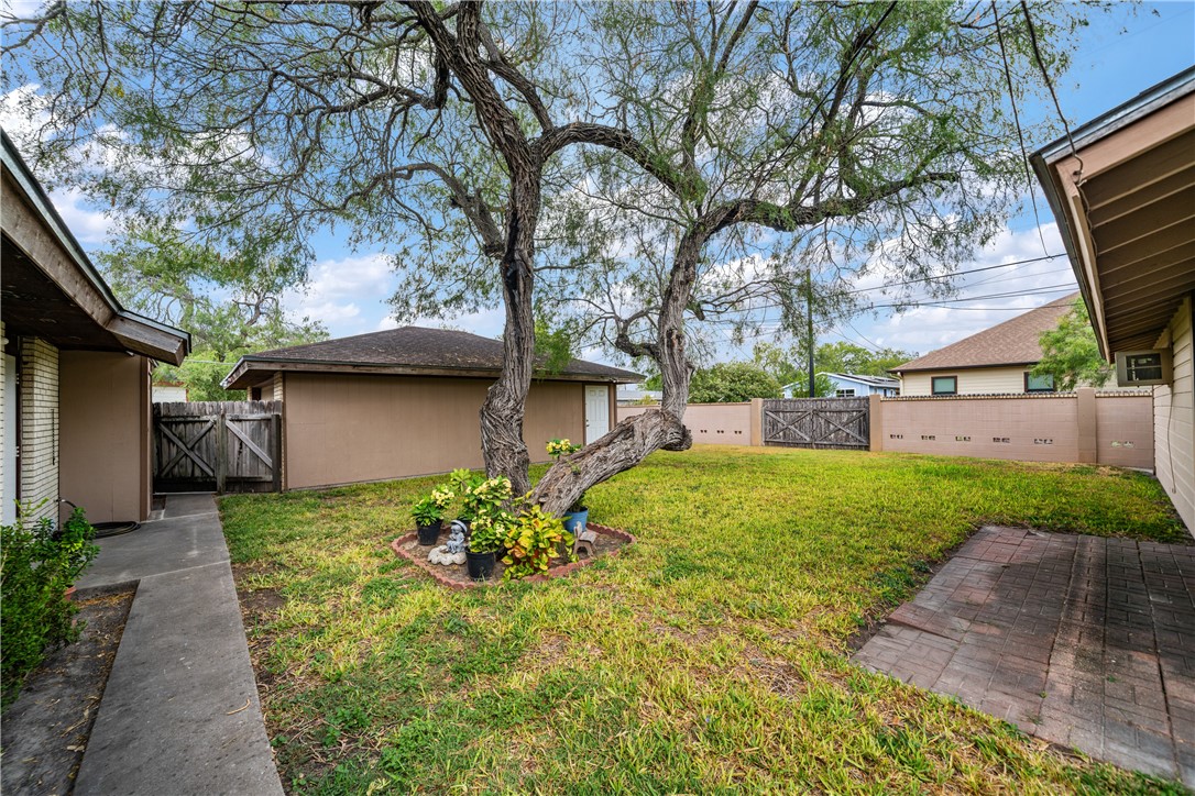 210 W Avenue D Ave Property Photo 25