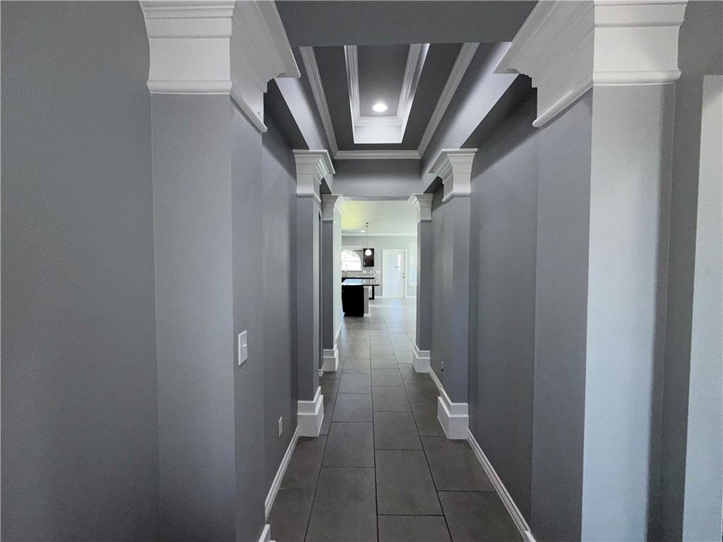 2942 Cantabria St Property Photo 2