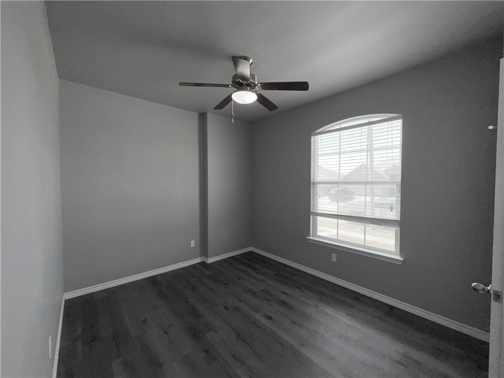 2942 Cantabria St Property Photo 15