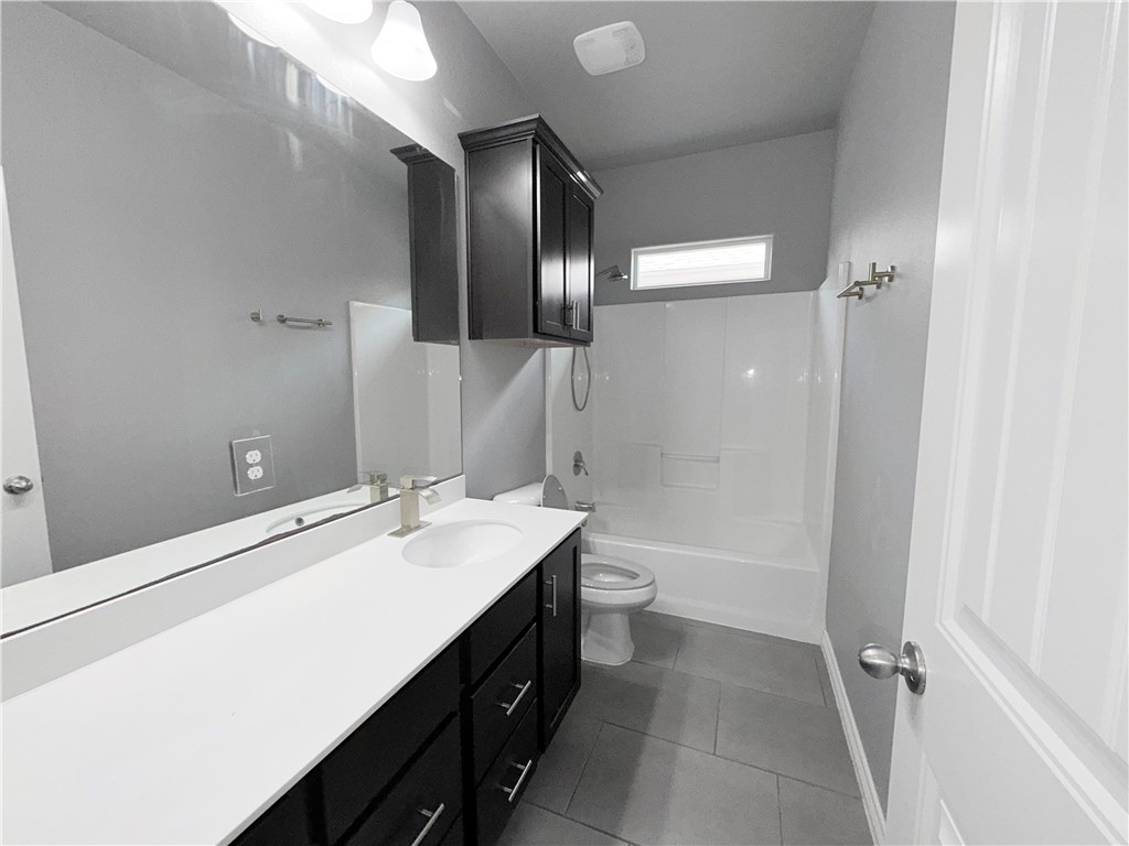2942 Cantabria St Property Photo 16