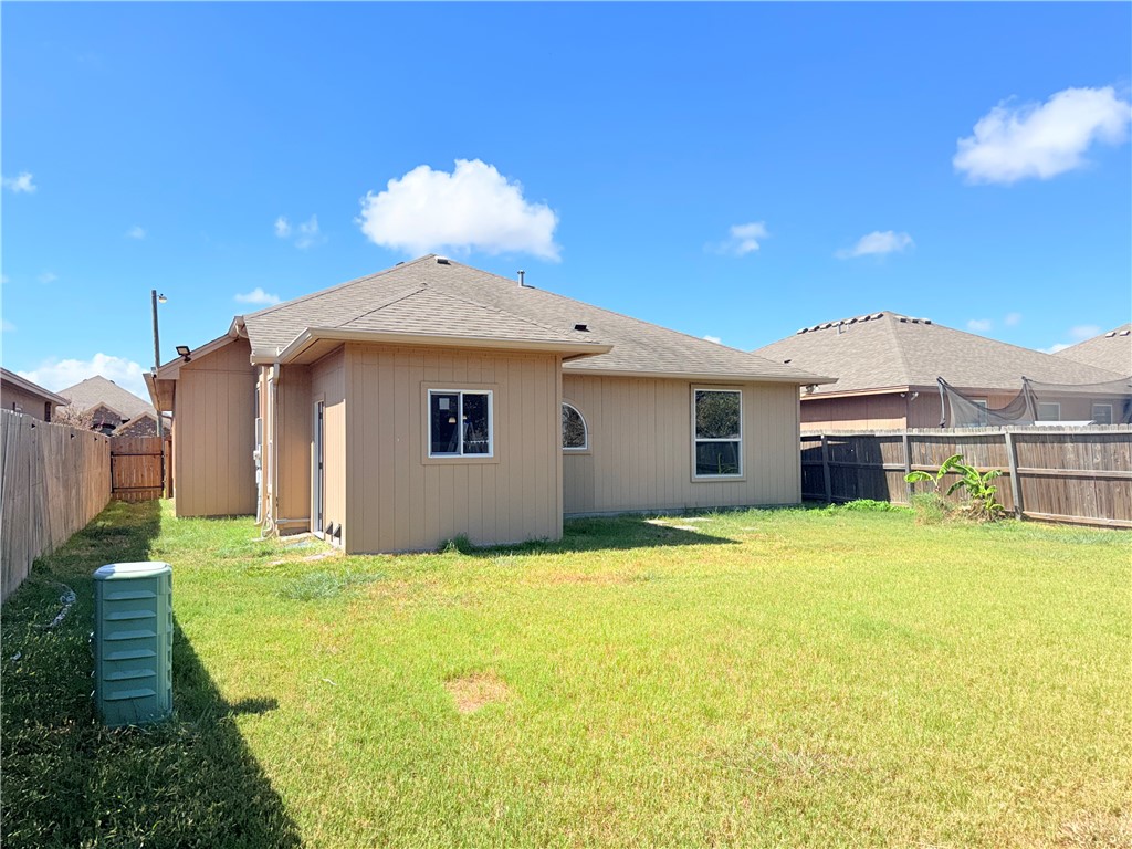2942 Cantabria St Property Photo 19