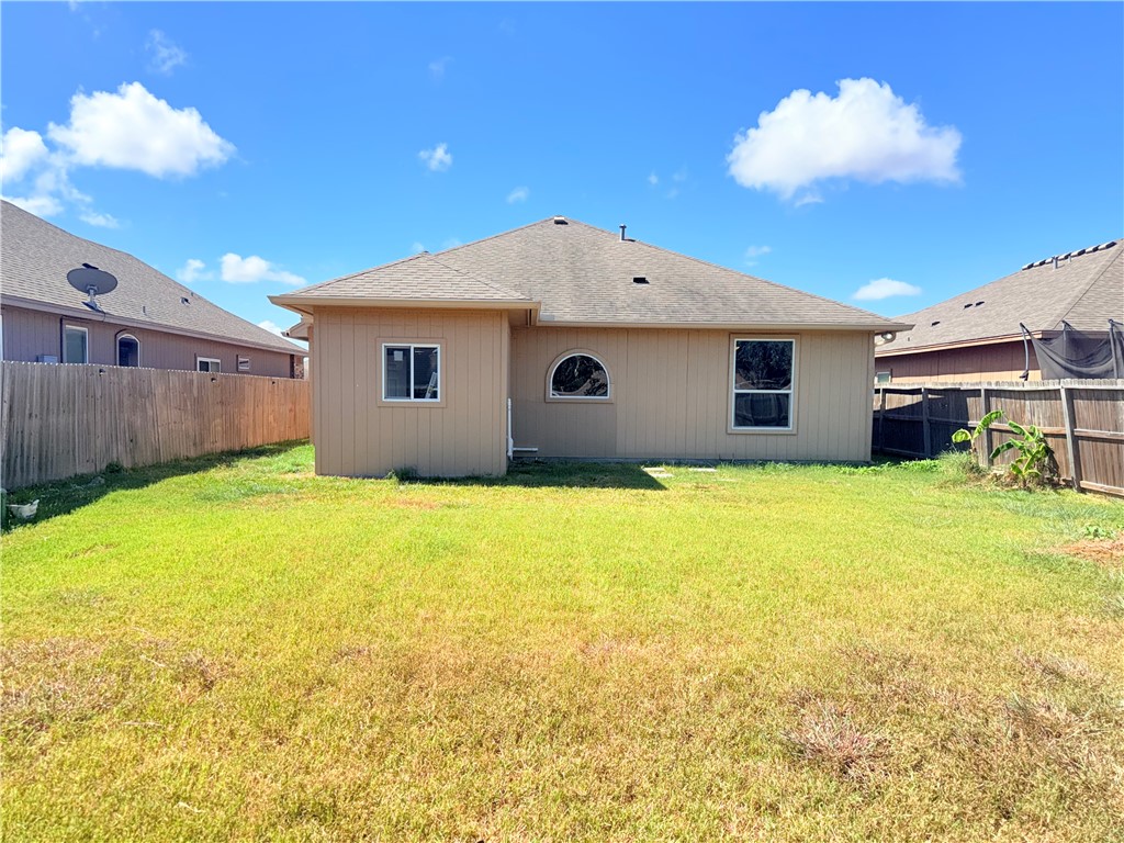 2942 Cantabria St Property Photo 20