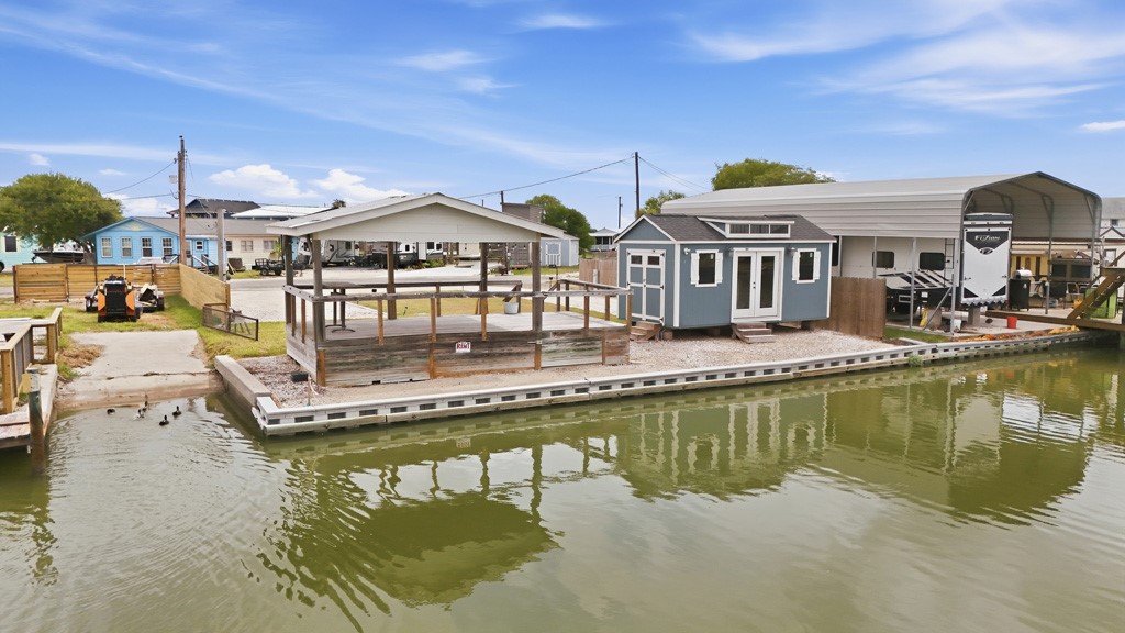 115 Island Property Photo 9