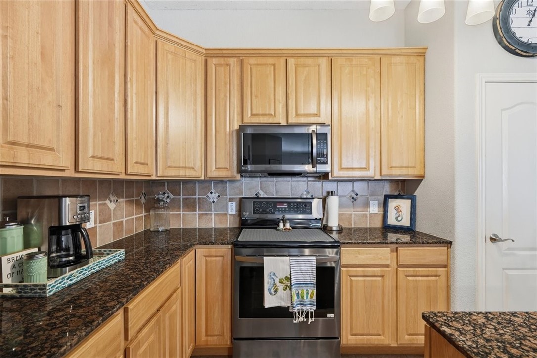 15118 Leeward Dr 202 Property Photo 9