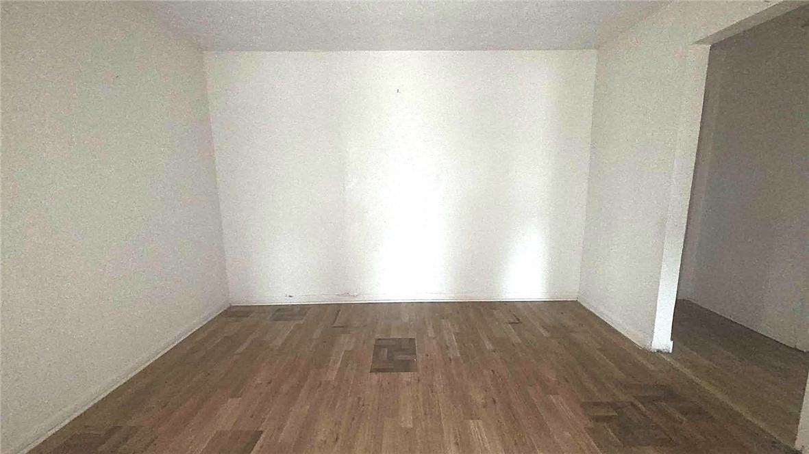 176 W Avenue D Ave Property Photo 3