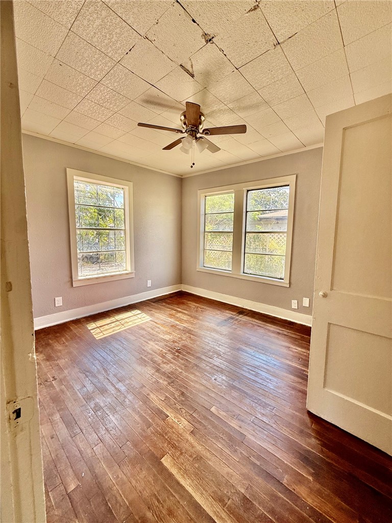 4033 Iturbide St Property Photo 2
