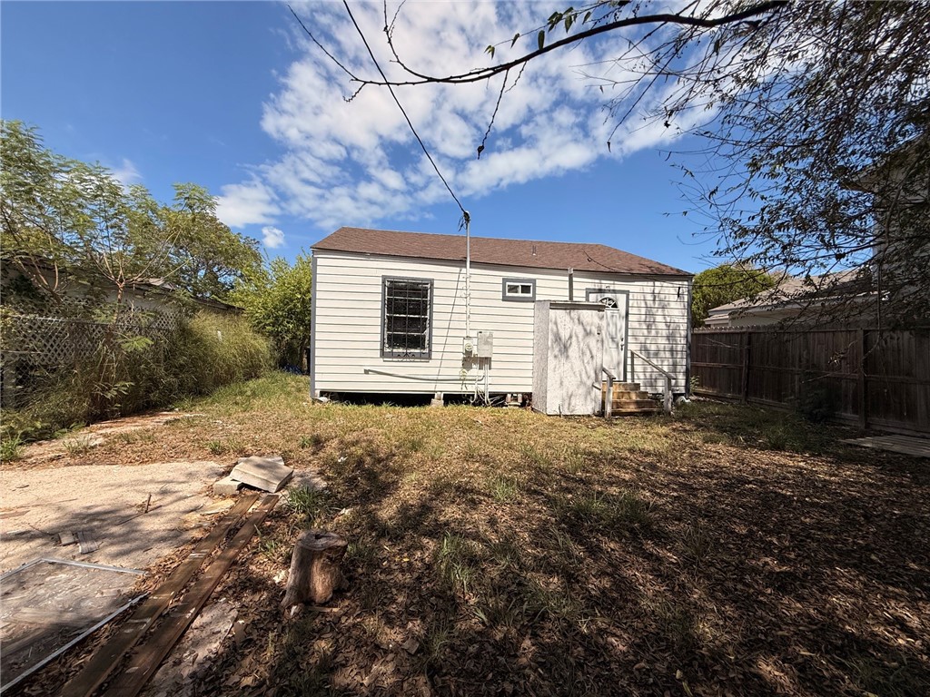 4033 Iturbide St Property Photo 15