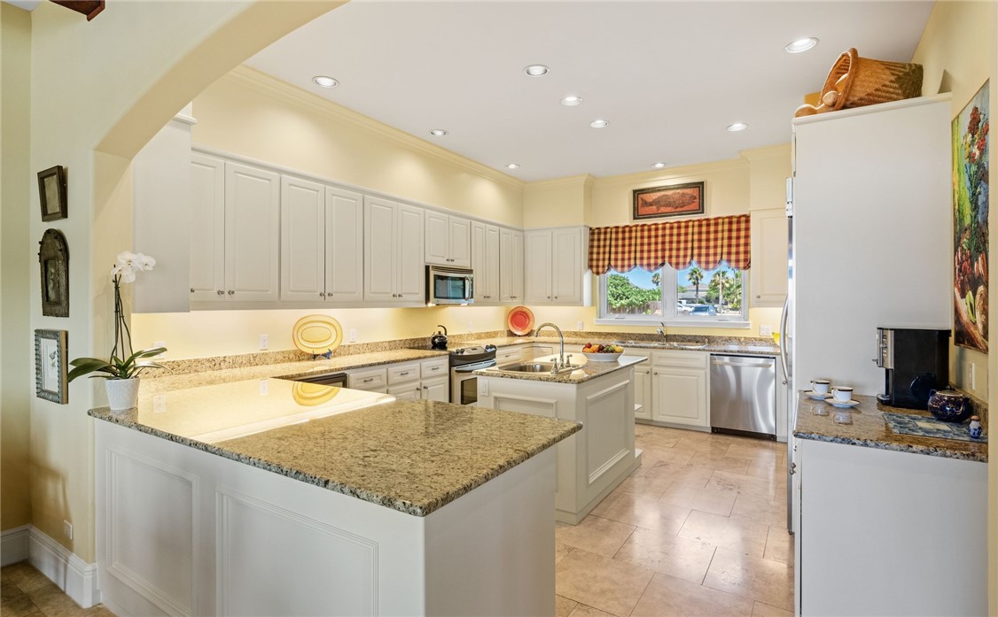 13801 Topsail St Property Photo 13