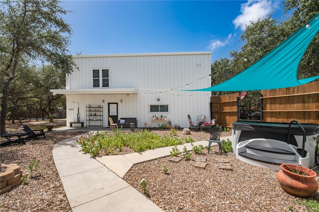 1324 N Verne St Property Photo 16