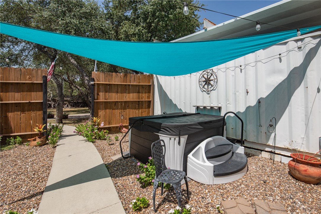 1324 N Verne St Property Photo 18