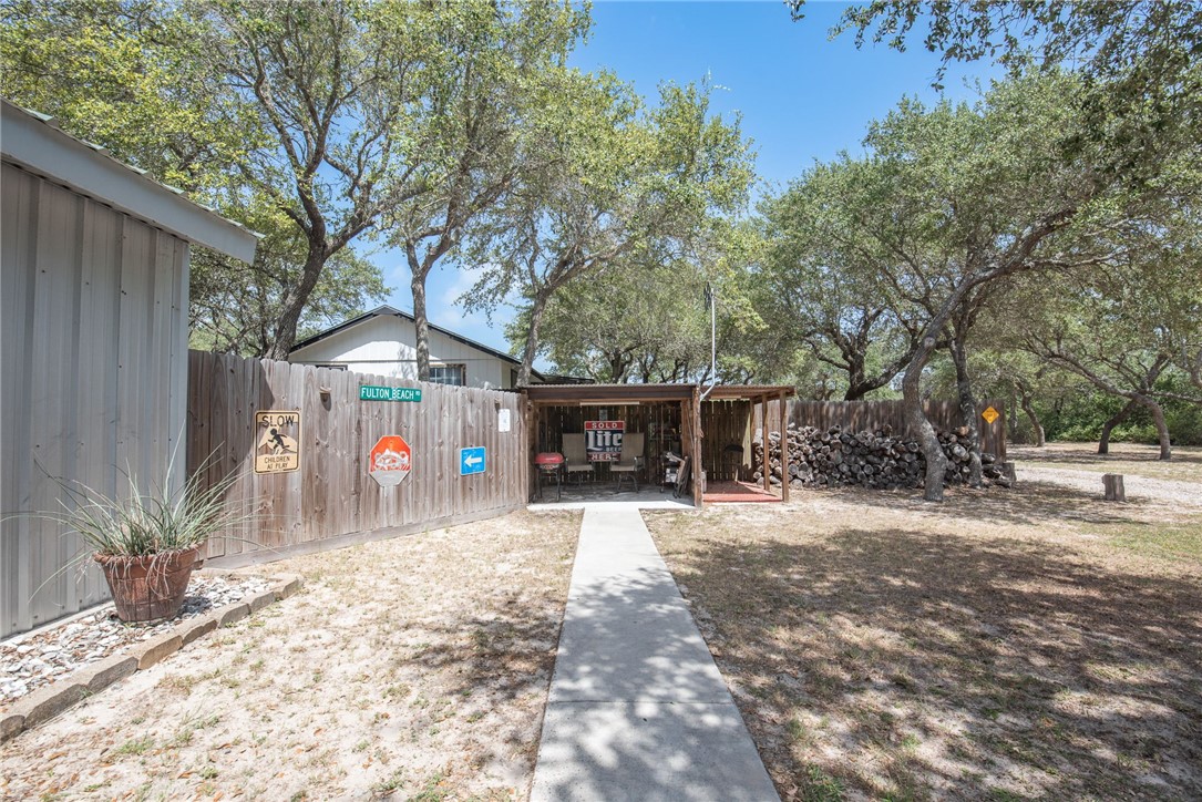 1324 N Verne St Property Photo 25