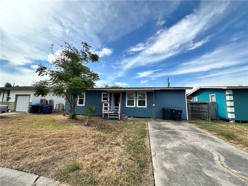1725 Hickory Pl Property Photo 12