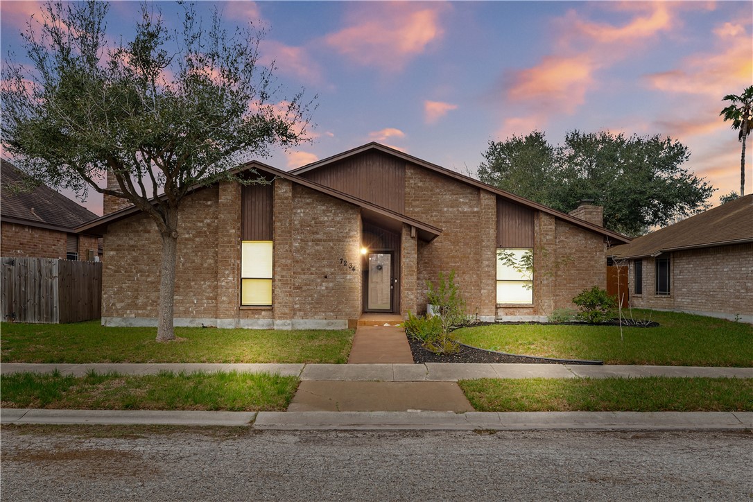 7234 Diamond Ridge Dr Property Photo 1