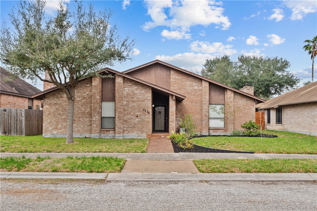 7234 Diamond Ridge Dr Property Photo 2
