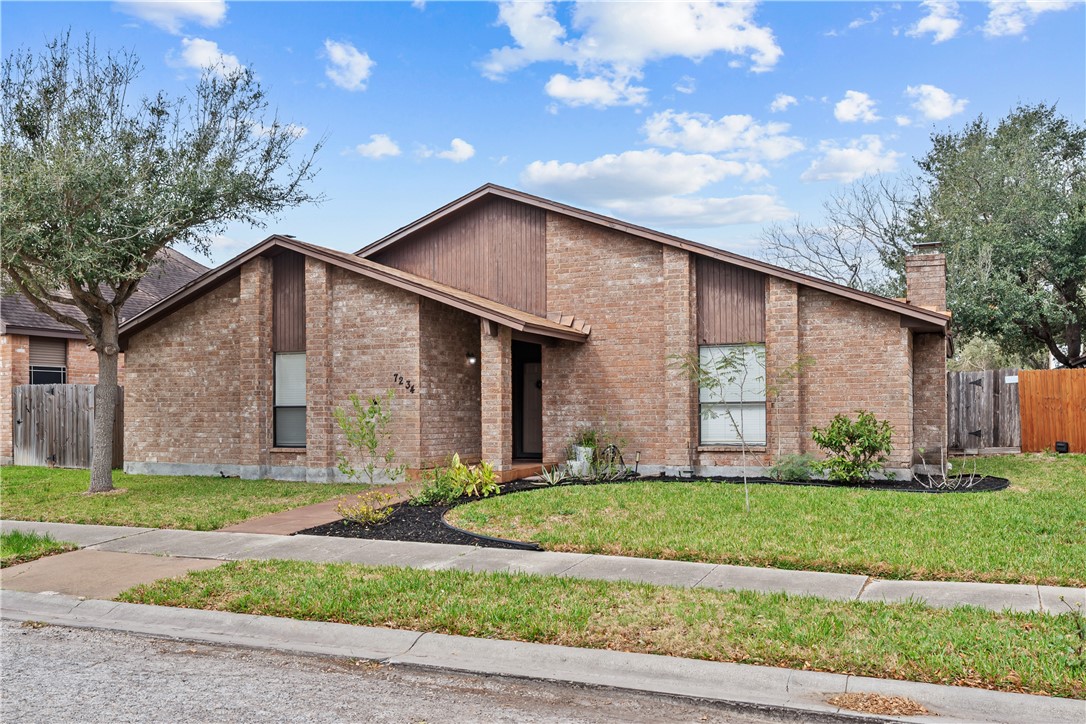 7234 Diamond Ridge Dr Property Photo 3